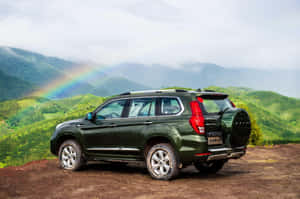 Stylish and powerful Haval SUV on the road — Surface Pro Fundal