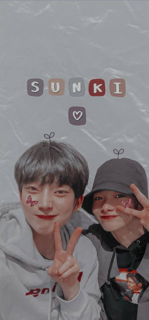 Sunki Duo Enhypen Estetică — iPhone 16 Plus Fundal