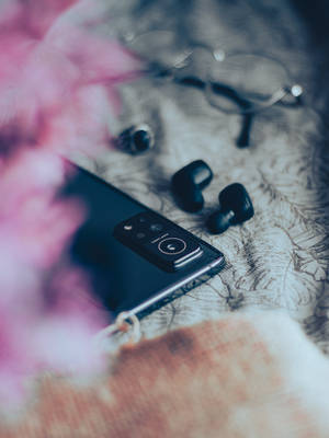 Telefon Xiaomi pe pat — Xiaomi Fundal