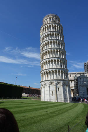 Turnul înclinat din Pisa, wallpaper impresionant pentru telefon — Huawei MatePad 12 X (2025) Fundal