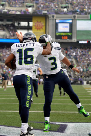Tyler Lockett Russell Wilson Fotbalist Seattle Seahawks — Xiaomi Pad 8 Fundal