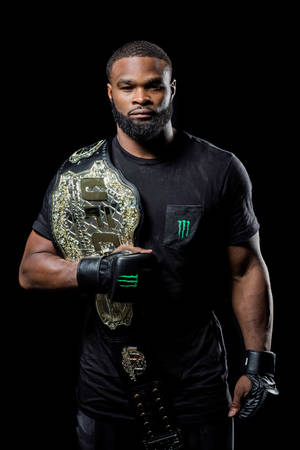 Tapet Tyron Woodley cu centura de campion — 2:3 Fundal