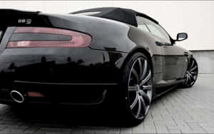 Uimitor Aston Martin DB9 Argintiu pe Drum — 1280x800 Fundal