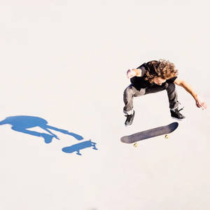 Tapet estetic cu umbră de skater băiat — Estetică skater boy Fundal