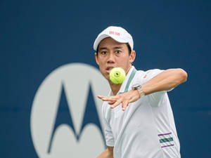 un bărbat jucând tenis — Motorola Fundal