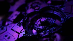 Tapet cu fractal 3D violet închis și obiect abstract