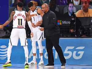 Wes Unseld Antrenor de Baschet pe Marginea Terenului — Baschet GIF Fundal