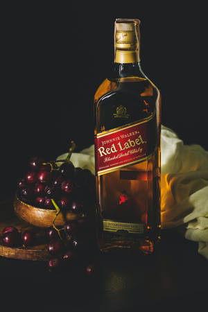 Whisky Red Label de lux cu cireșe proaspete — Xiaomi Pad 7 Ultra Fundal